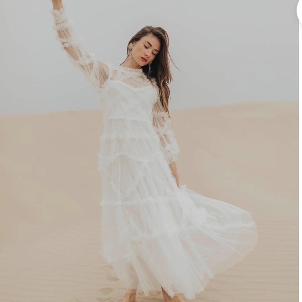 Untamed Petals Dreamer Maxi XS White